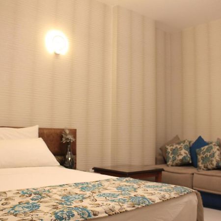 Camelot Hotel Джуния Экстерьер фото