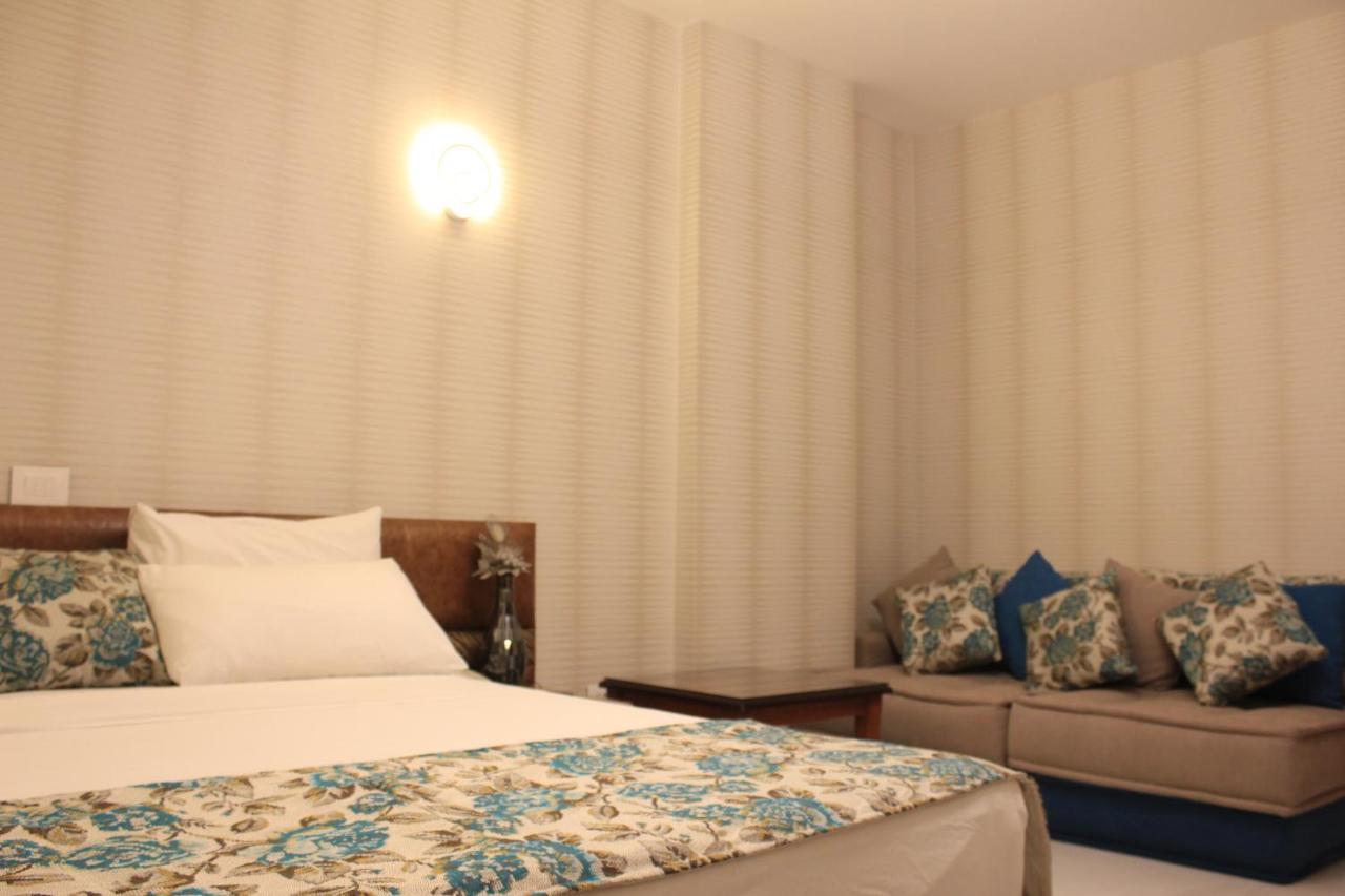 Camelot Hotel Джуния Экстерьер фото