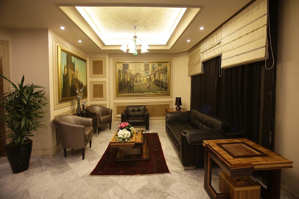 Camelot Hotel Джуния Экстерьер фото