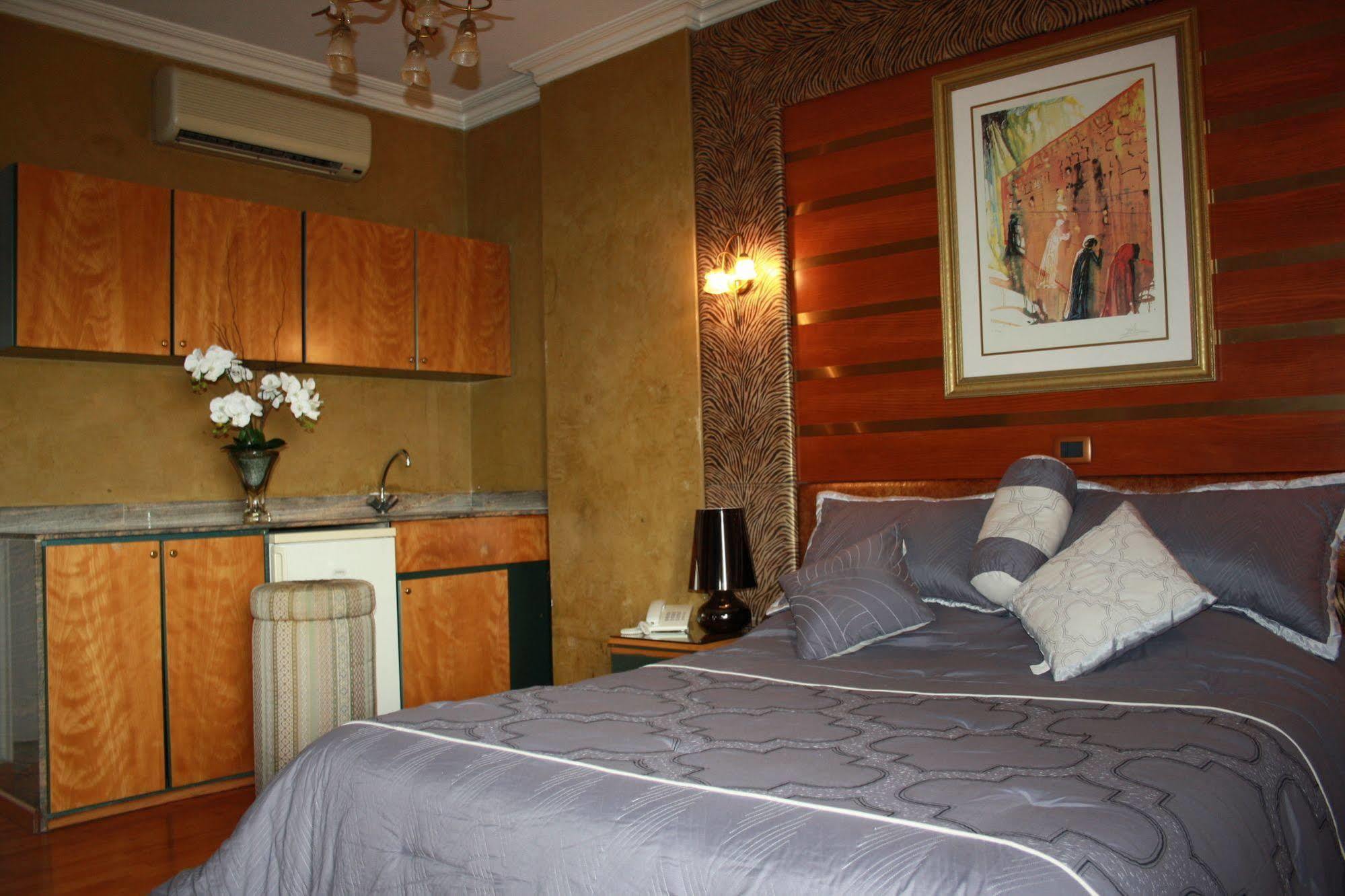 Camelot Hotel Джуния Экстерьер фото