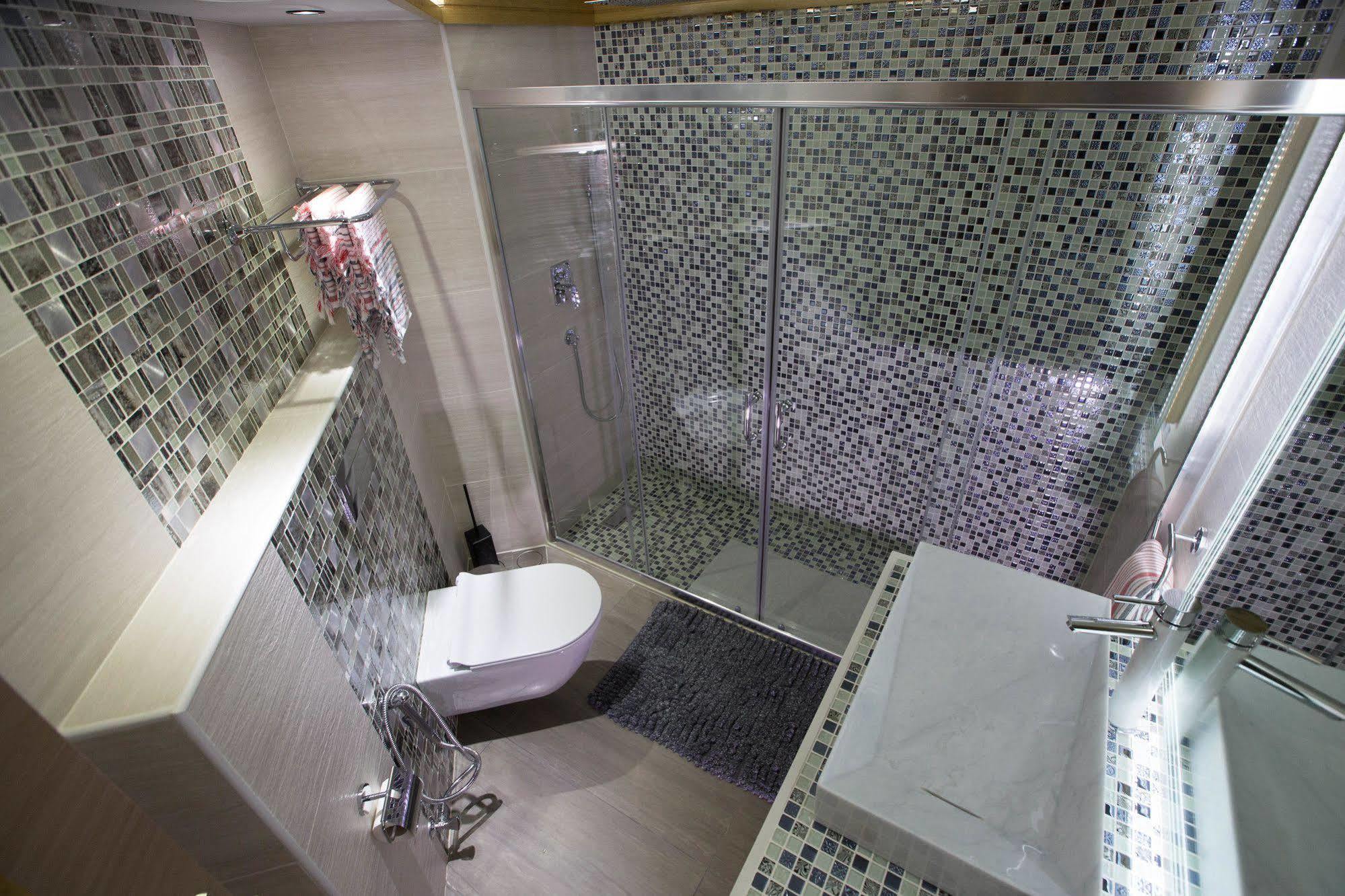 Camelot Hotel Джуния Экстерьер фото