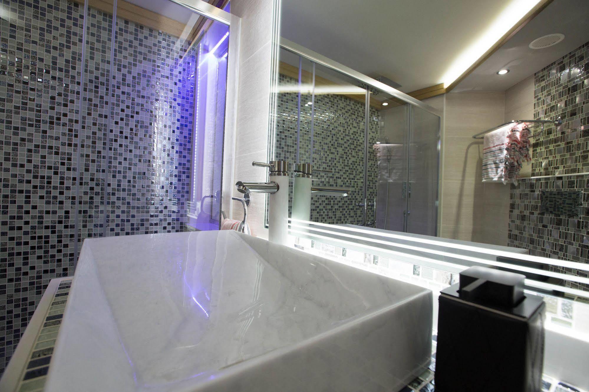 Camelot Hotel Джуния Экстерьер фото