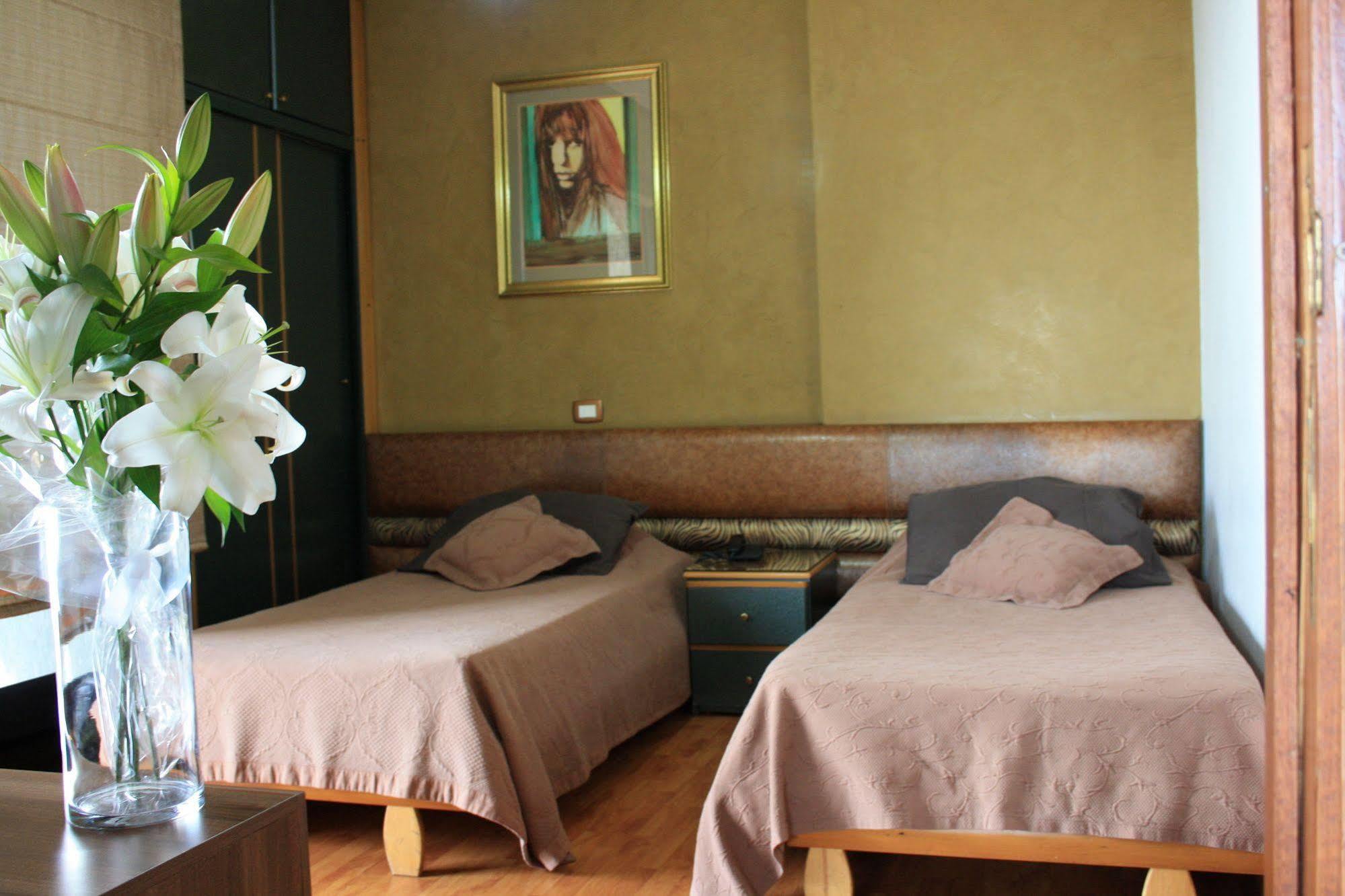 Camelot Hotel Джуния Экстерьер фото